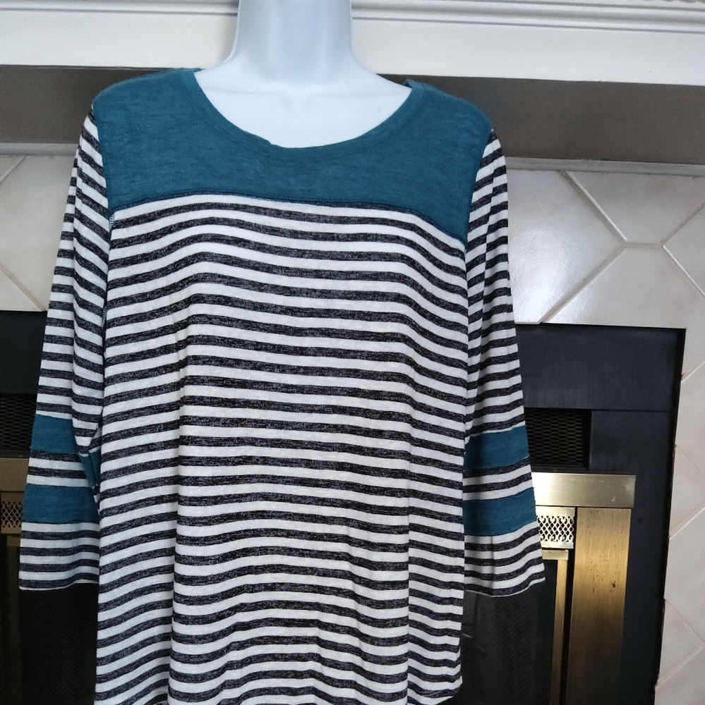 24/7 Maurices top sz 0